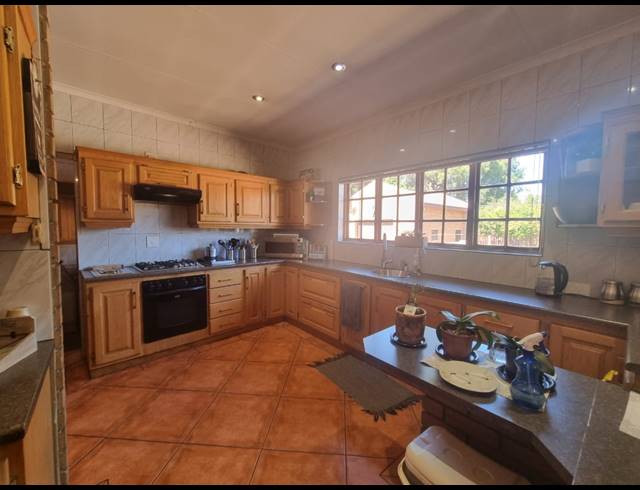 3 BEDROOM HOUSE FOR SALE IN VANDERBIJLPARK SE 4